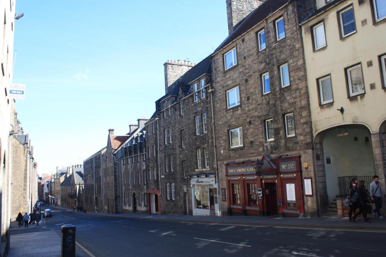 Royal Mile Famous Canongate Flat Edinburgh Ngoại thất bức ảnh